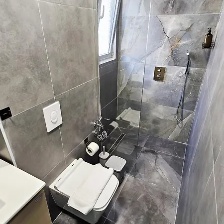 Daisy Centre Aparthotel Tirana