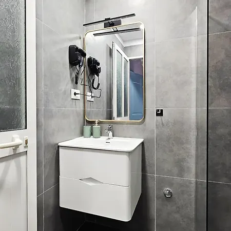 Daisy Centre 公寓式酒店 3*