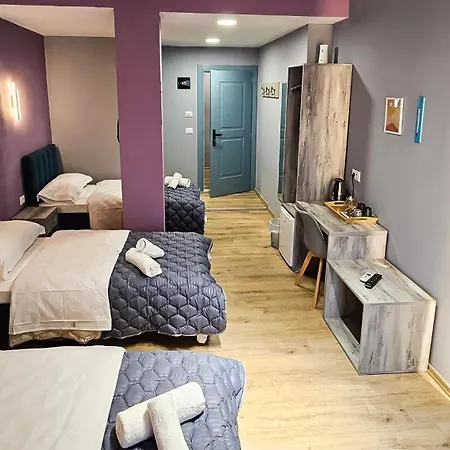 Hotel apartamentowy Daisy Centre 3*