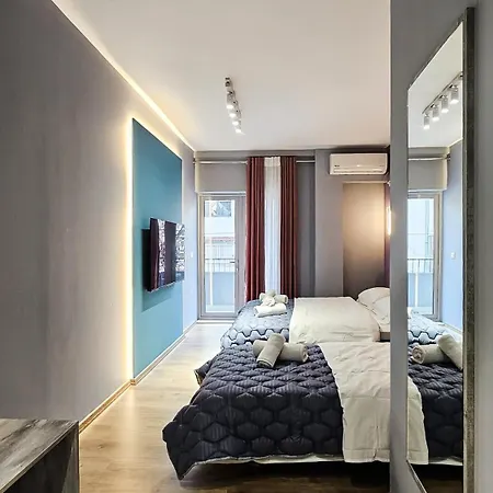 Daisy Centre Apartahotel 3*