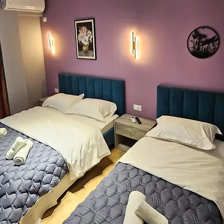 Hotel apartamentowy Daisy Centre 3*