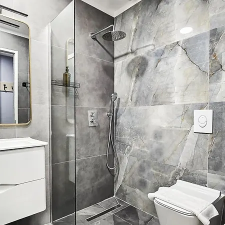 Apartahotel Daisy Centre 3*
